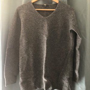 100% Wool Melange V-neck sweater